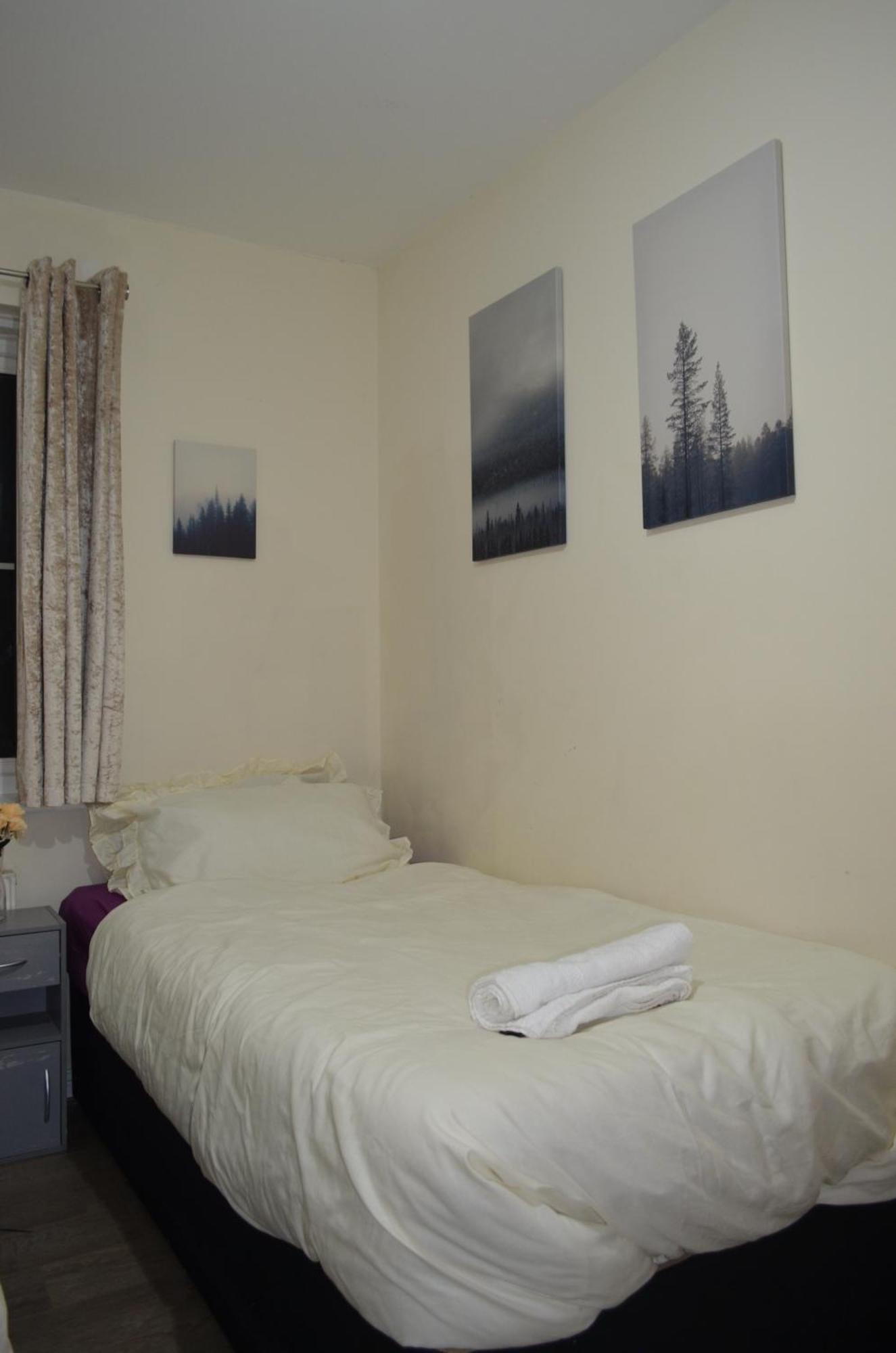 And Cosy Flat In London/ilford/barking, United Kingdom Apartment *