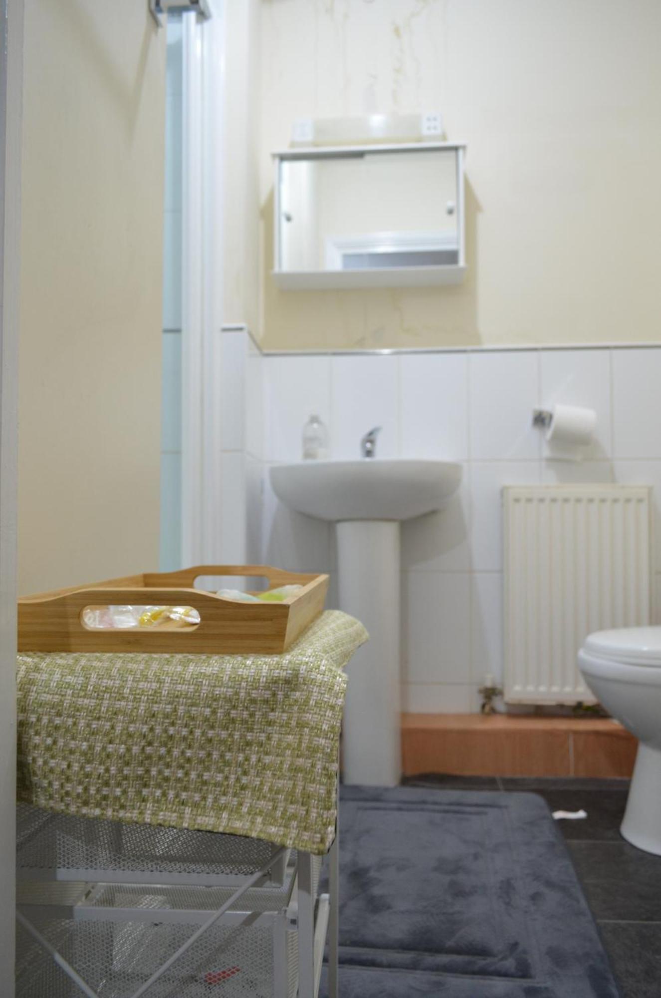 Апартаменты And Cosy Flat In London/ilford/barking, United Kingdom Баркинг